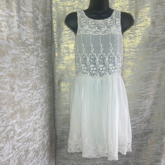 Zara Trafaluc White Crochet Lace Floral Dress Size XS - Picture 5 of 14